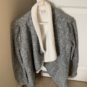 Z Supply medium warm cardigan with soft liner. Excellent condition.